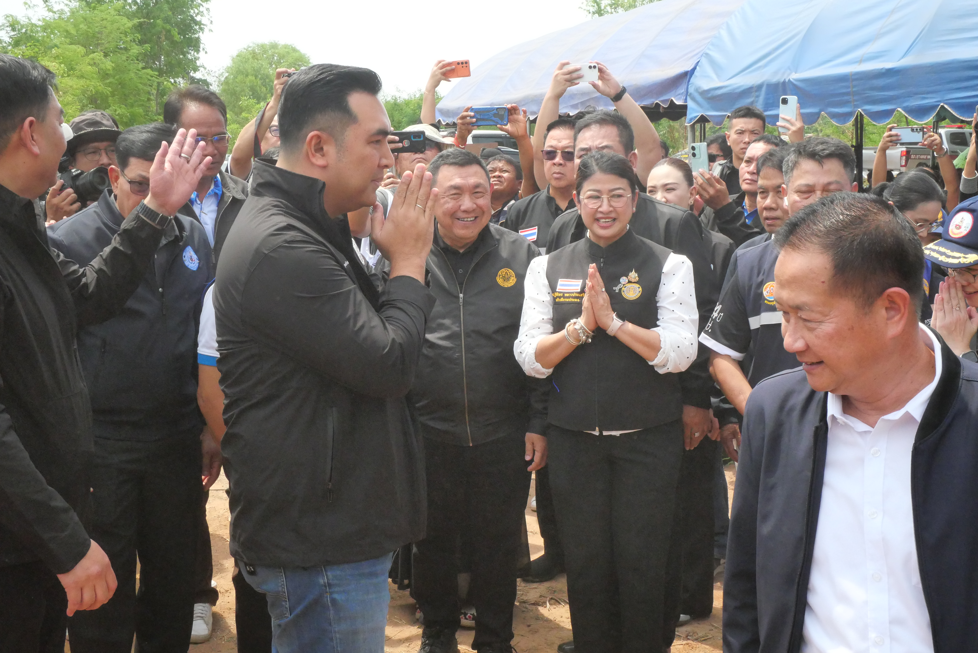 title - ส.ป.ก. ติดตามรัฐมนตรีช่วยว่าการกระทรวงเกษตรและสหกรณ์ (นายวัชระพล ขาวขำ) พร้อมคณะ ลงพื้นที่ตรวจราชการในพื้นที่จังหวัดกาฬสินธุ์ (จุดที่ 1) 